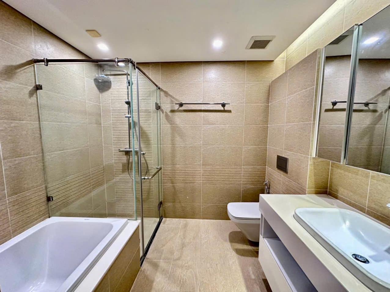 Luxury Apartment In Vinhomes Metropolis Hanói Exterior foto